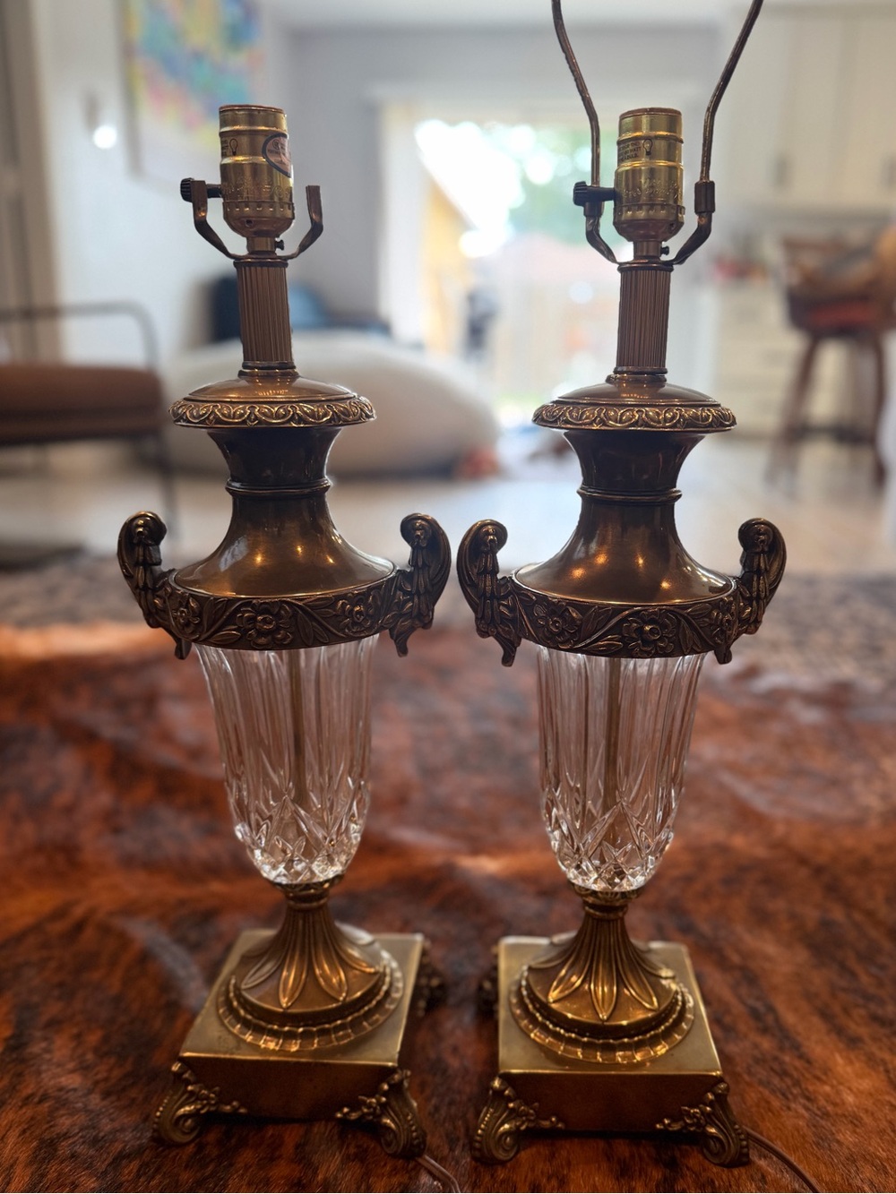 Vintage 1960’s Stiffel Hollywood Regency Brass & Crystal Urn Table Lamp F159